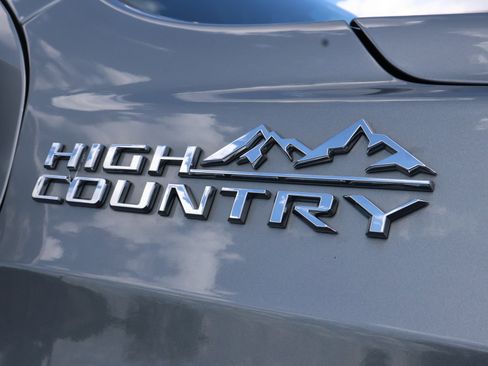 Used 2023 Chevrolet Tahoe High Country w/ Premium Package 2 AWD/4WD image 6
