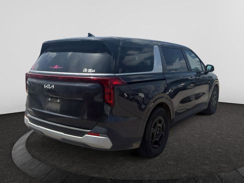 Used 2025 Kia Carnival image 5