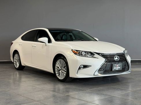 Used 2018 Lexus ES 350 w/ Luxury Package w/Wood Trim FWD image 4