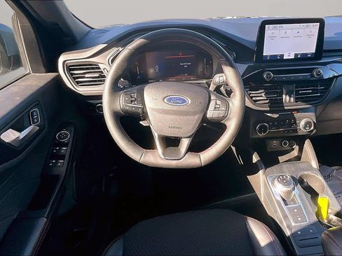 Used 2025 Ford Escape ST-Line Select AWD/4WD image 4
