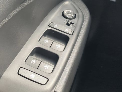 New 2026 Hyundai Venue SE FWD image 30
