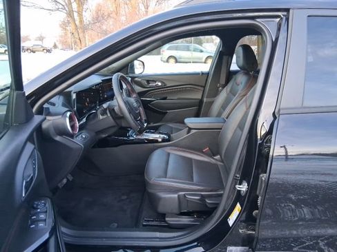 Used 2024 Chevrolet Trax RS w/ Driver Confidence Package image 11