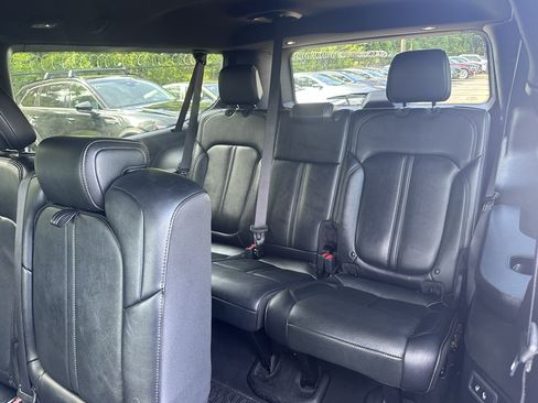 Used 2024 Jeep Wagoneer L Series II w/ Flexible Seating Group RWD image 10