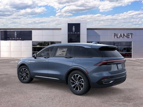 New 2026 Lincoln Nautilus Premier AWD/4WD image 4