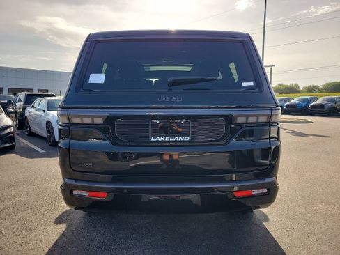 New 2026 Jeep Grand Wagoneer Limited AWD/4WD image 7