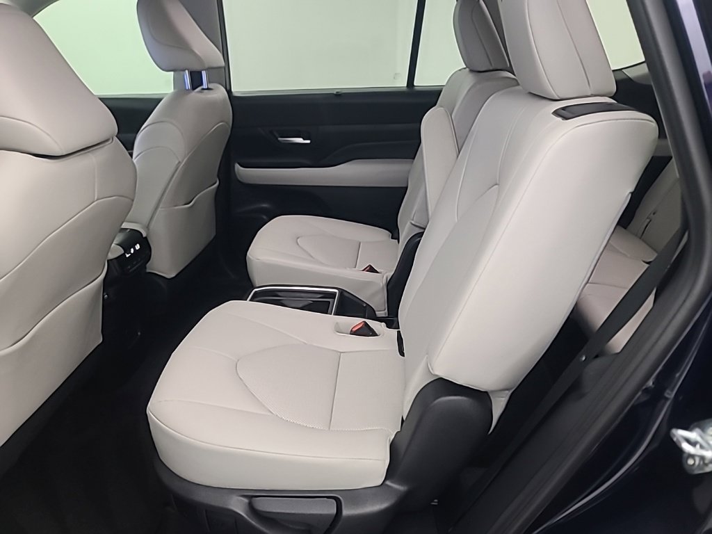 Used 2026 Toyota Grand Highlander AWD image 22