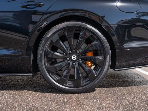 Used 2025 Bentley Flying Spur Plug-In Hybrid AWD/4WD image 36