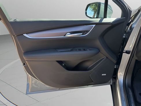 New 2025 Cadillac XT5 Luxury image 39