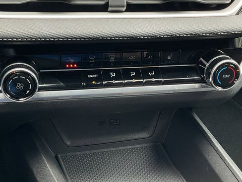 Used 2025 Chevrolet Equinox LT image 33