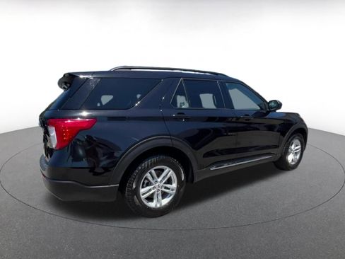 Used 2023 Ford Explorer XLT w/ Equipment Group 202A RWD image 14
