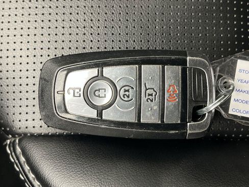 Certified 2024 Ford Escape Platinum AWD/4WD image 26