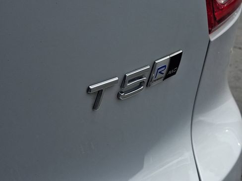 Used 2020 Volvo XC40 T5 R-Design w/ Protection Package AWD/4WD image 30
