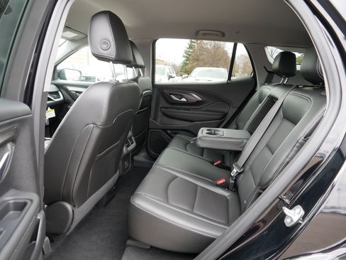 Used 2024 GMC Terrain SLT w/ Infotainment Package II image 35