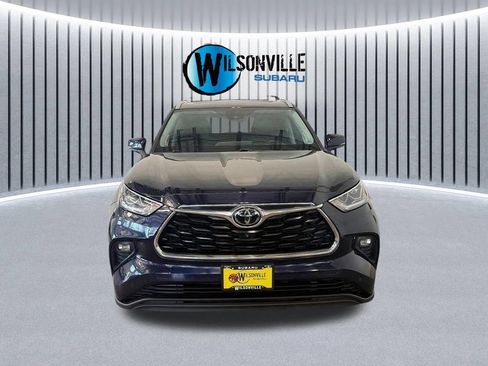 Used 2021 Toyota Highlander Limited AWD/4WD image 4
