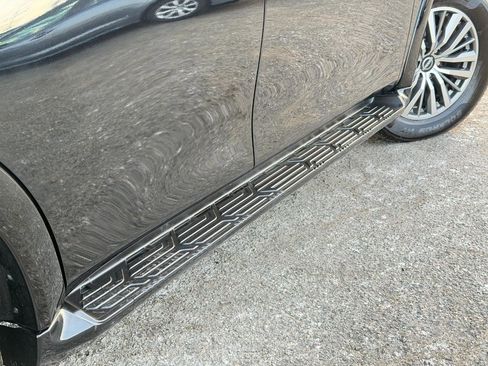 Used 2021 Nissan Armada SL w/ Captain's Chairs Package image 90