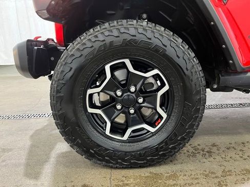 Used 2022 Jeep Gladiator Rubicon w/ Cold Weather Group AWD/4WD image 22