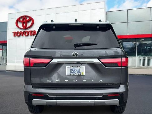 Used 2025 Toyota Sequoia Limited w/ Tow Technology Package AWD/4WD image 9