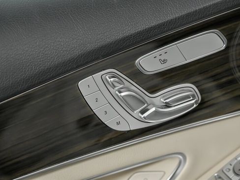 Used 2019 Mercedes-Benz C 300 Sedan image 16