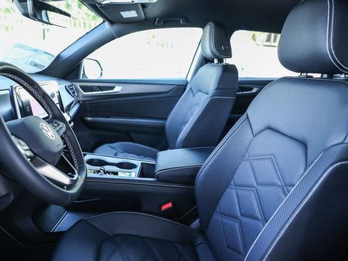 New 2026 Volkswagen Atlas Cross Sport SE image 29