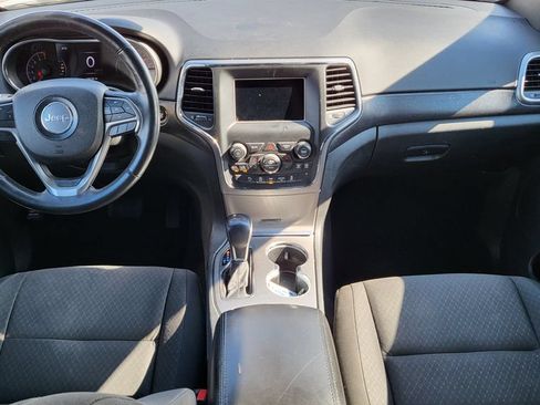 Used 2018 Jeep Grand Cherokee Laredo RWD image 5