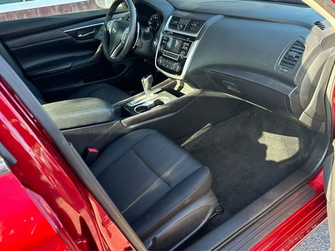 Used 2018 Nissan Altima 2.5 SR FWD image 9