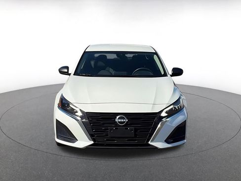 Used 2025 Nissan Altima 2.5 SV image 4