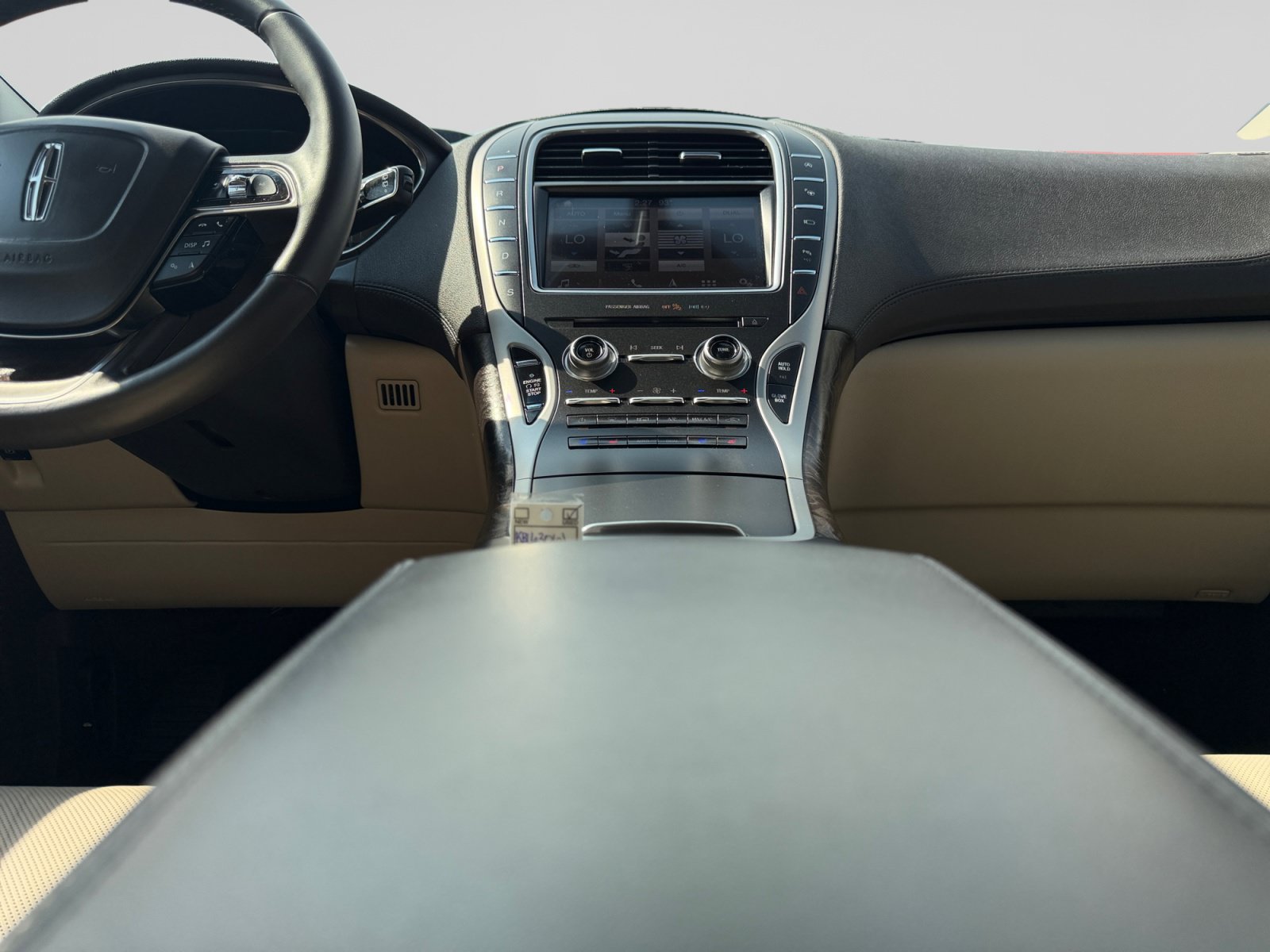 Used 2019 Lincoln Nautilus Reserve FWD image 12