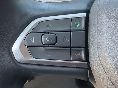 Used 2022 Jeep Compass Limited image 23