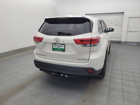 Used 2017 Toyota Highlander XLE image 7