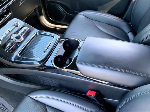 Used 2023 Lincoln Nautilus Reserve AWD/4WD image 15