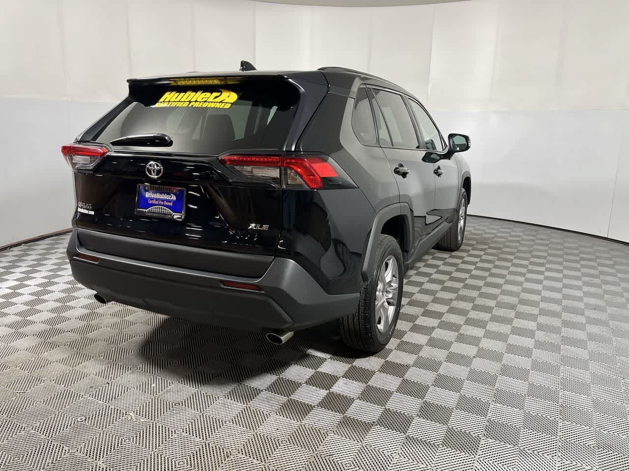 Used 2025 Toyota RAV4 XLE FWD image 8