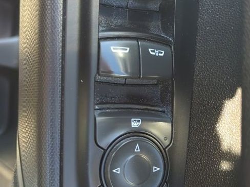 Used 2022 Chevrolet Silverado 2500 Custom w/ Custom Convenience Package image 13