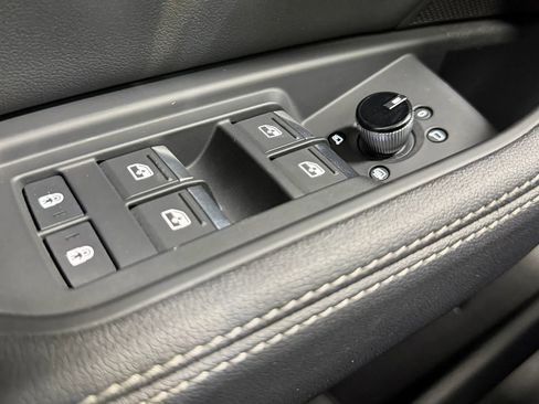 Used 2024 Audi Q8 e-tron Premium image 27