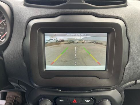 Used 2020 Jeep Renegade Limited image 31