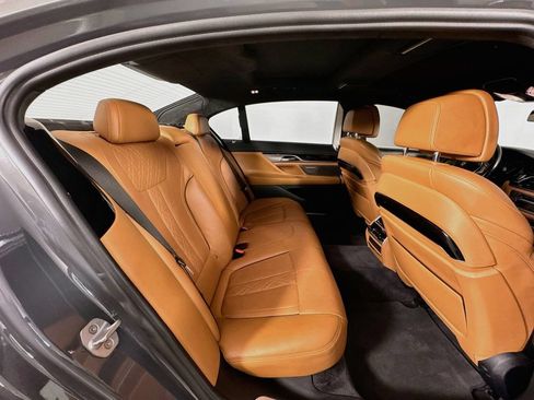 Used 2018 BMW 750i xDrive AWD/4WD image 30