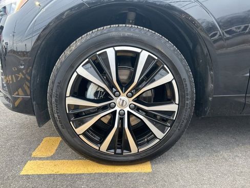 Certified 2025 Volvo XC60 B5 Plus image 9
