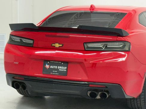 Used 2017 Chevrolet Camaro SS image 11