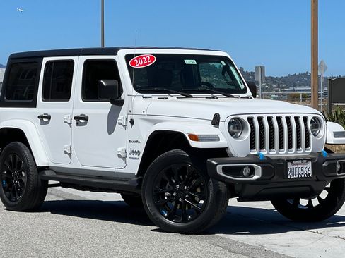 Used 2022 Jeep Wrangler Unlimited Sahara image 2