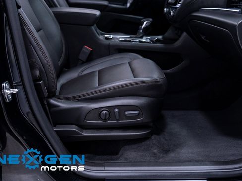 Used 2023 Chevrolet Traverse High Country image 56