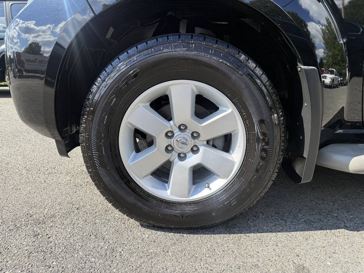 Used 2012 Nissan Pathfinder SV AWD/4WD image 25