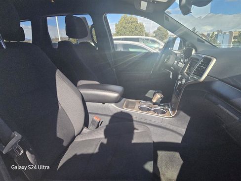 Used 2016 Jeep Grand Cherokee Laredo w/ Quick Order Package 23E image 24