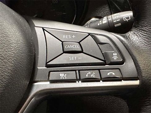 Used 2017 Nissan Rogue Sport SL w/ SL Premium Package image 24