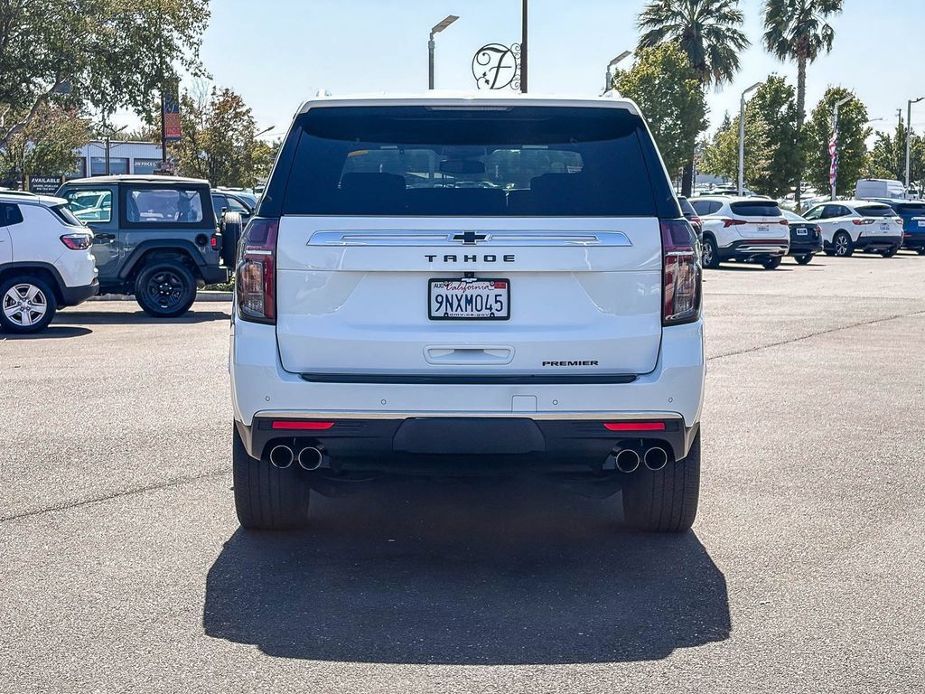 Used 2024 Chevrolet Tahoe Premier AWD/4WD image 3