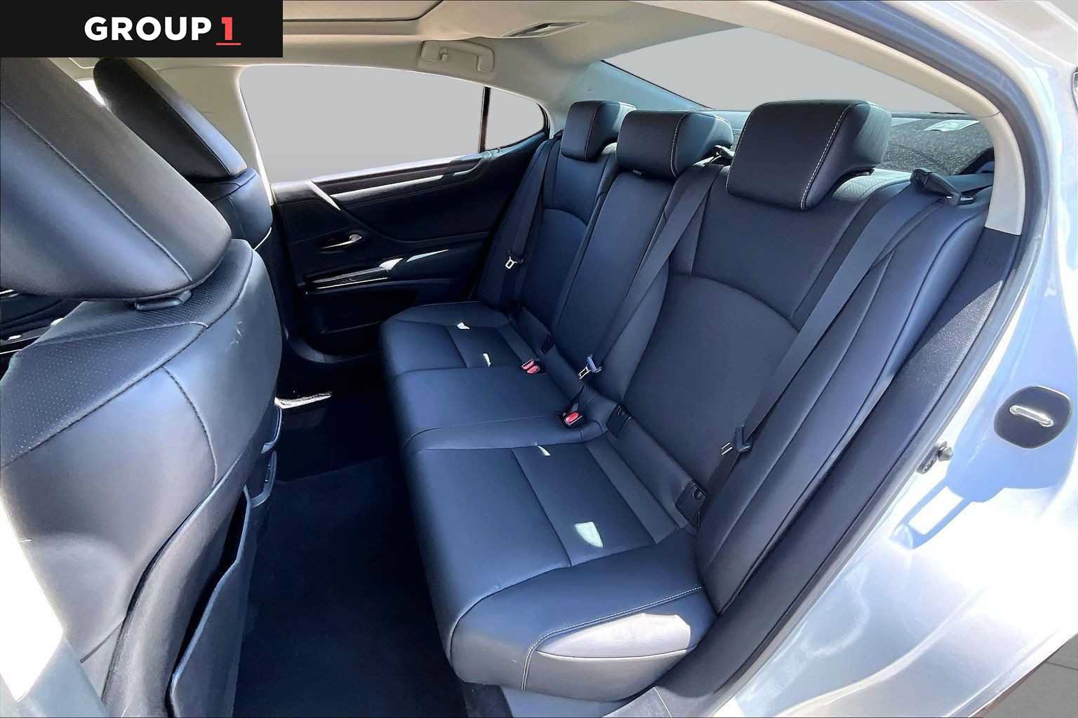 Used 2023 Lexus ES 350 w/ Premium Package FWD image 18