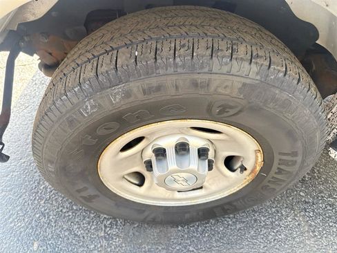 Used 2015 Chevrolet Express 2500 image 12