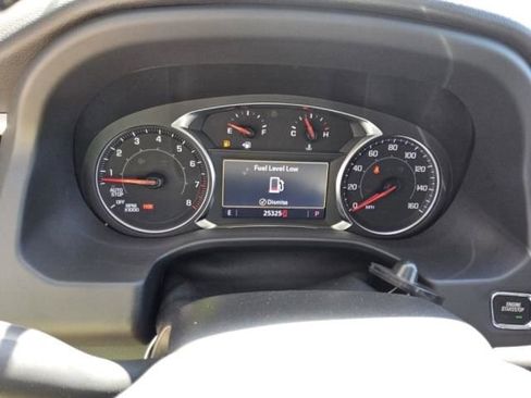 Used 2023 GMC Acadia SLT w/ Elevation Edition FWD image 3