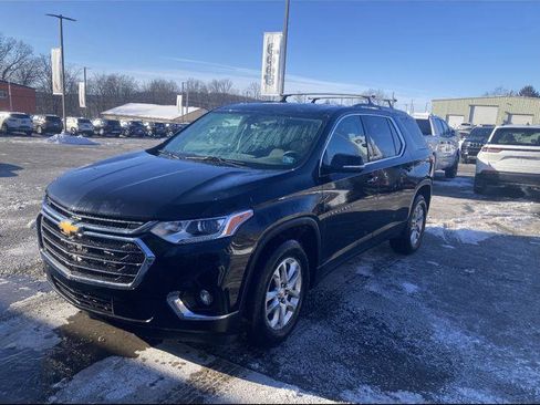 Used 2018 Chevrolet Traverse LT image 2