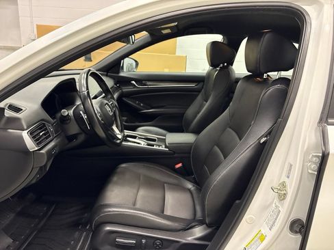 Used 2019 Honda Accord Sport image 15