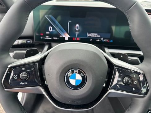 Used 2025 BMW 530i xDrive w/ Premium Package AWD/4WD image 26