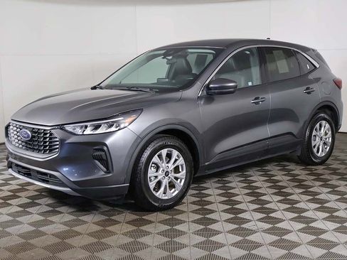 Used 2023 Ford Escape Active w/ Cold Weather Package FWD image 7